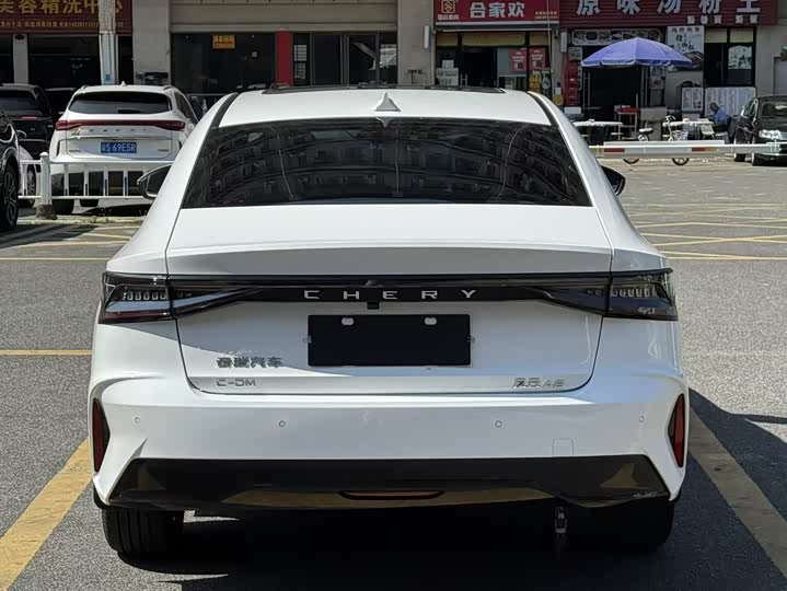 Photo 5 - Chery Fulwin A8