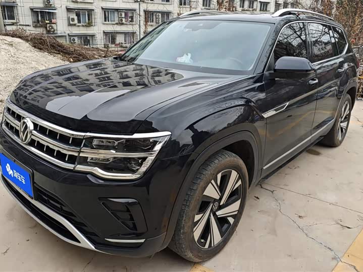 Photo 1 - Volkswagen Teramont Pro