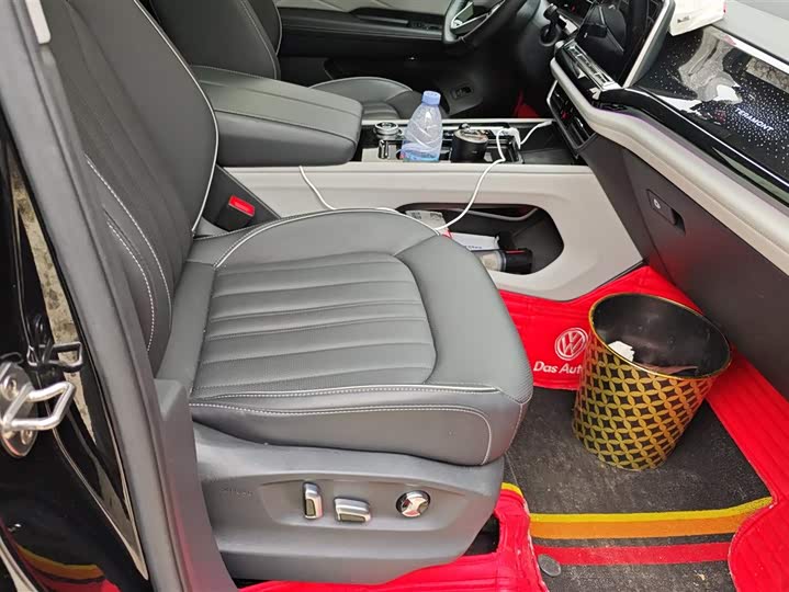 Photo 8 - Volkswagen Teramont Pro