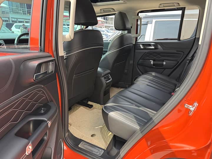 Фото 6 - Tank 300