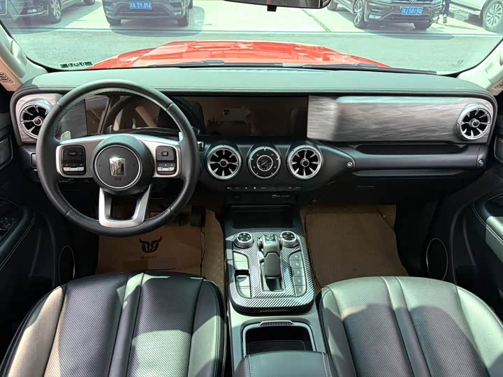 Фото 8 - Tank 300