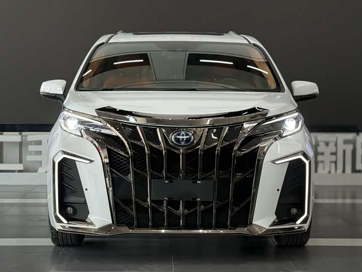 Photo 2 - Toyota Sienna