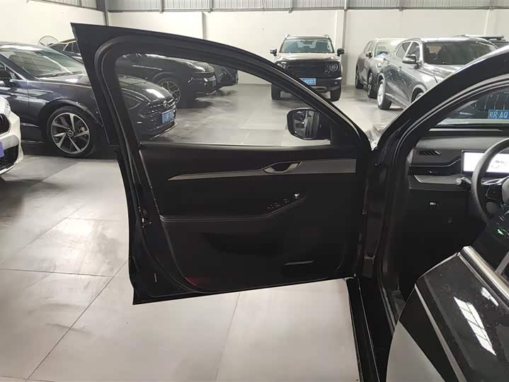 Photo 7 - Geely Preface