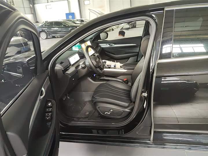 Photo 9 - Geely Preface