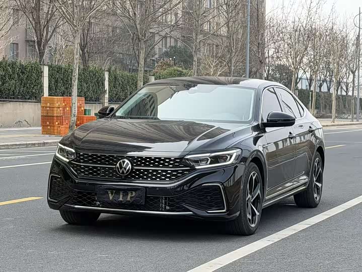 Photo 3 - Volkswagen Passat