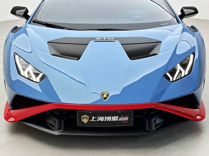 Фото 8 - Lamborghini Huracán