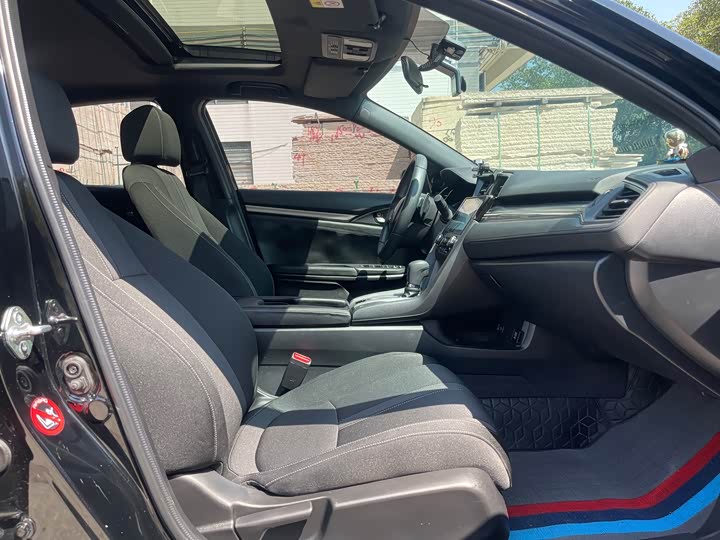 Photo 8 - Honda Civic