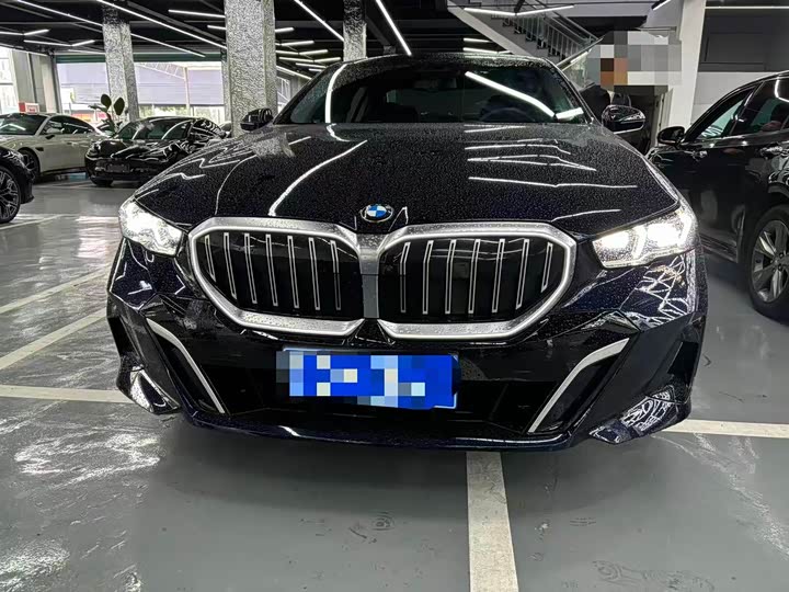 Фото 2 - BMW 5 Series