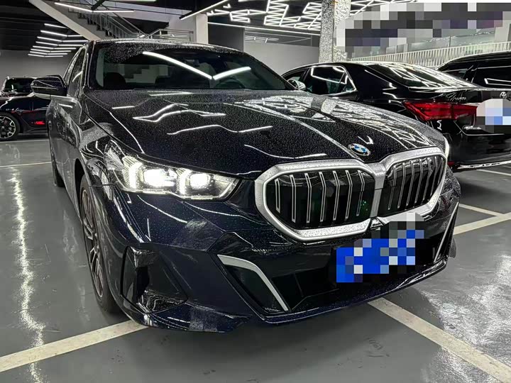 Фото 3 - BMW 5 Series