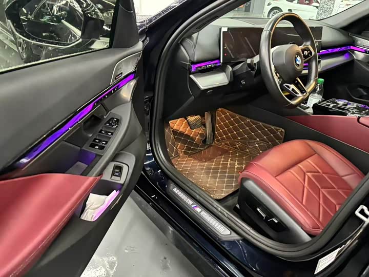 Фото 5 - BMW 5 Series