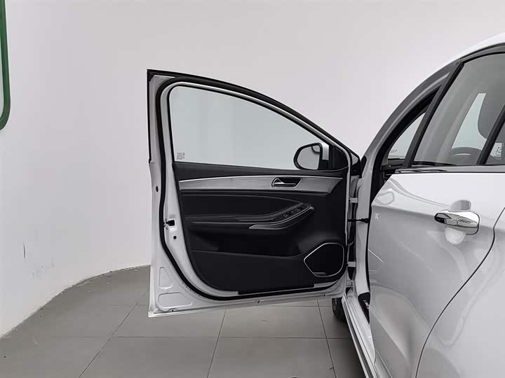 Фото 8 - Chery Omoda S5 (Arrizo 5 Plus)