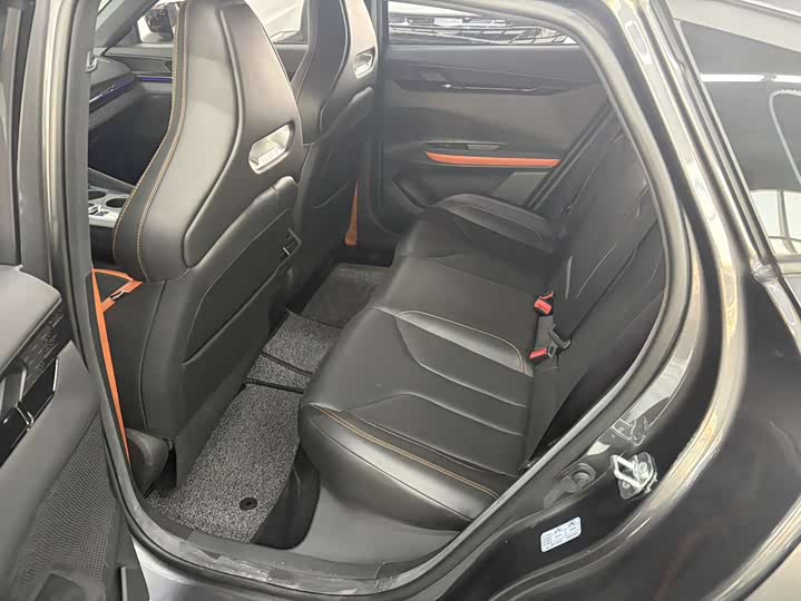 Фото 8 - Changan UNI-V