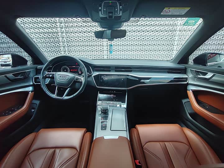 Фото 8 - Audi A6L