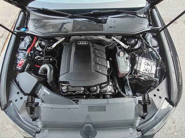 Фото 9 - Audi A6L