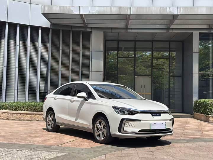 Фото 3 - Beijing EU5