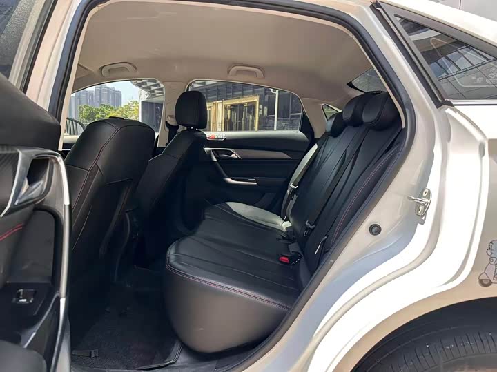 Фото 6 - Beijing EU5