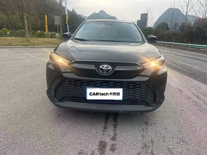 Photo 2 - Toyota Frontlander