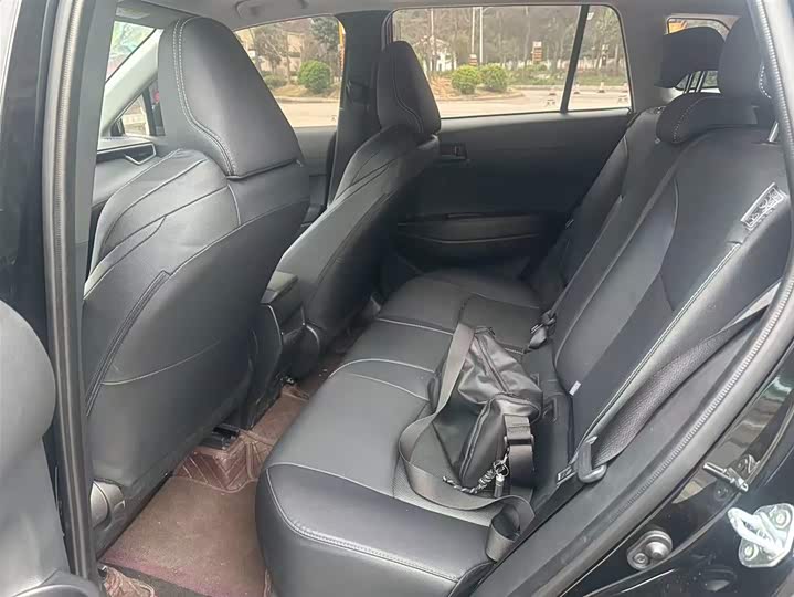 Photo 3 - Toyota Frontlander