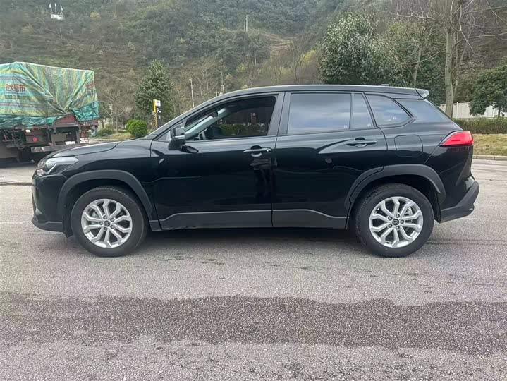 Photo 4 - Toyota Frontlander