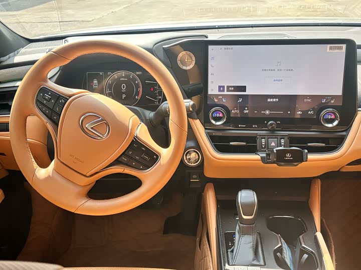 Фото 6 - Lexus ES