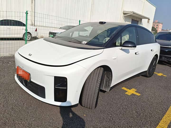 Фото 1 - LiXiang i6