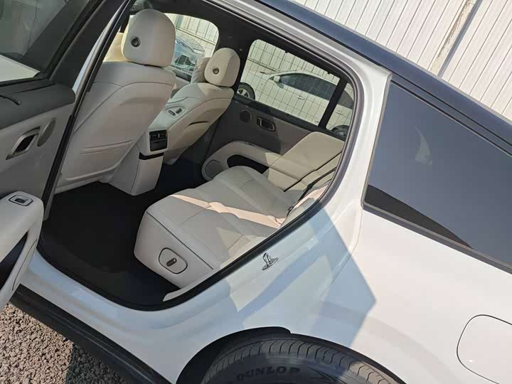 Фото 6 - LiXiang i6