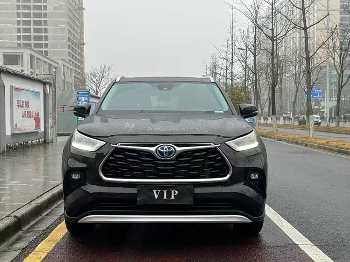 Фото 2 - Toyota Highlander