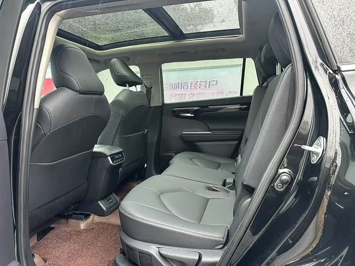 Фото 6 - Toyota Highlander