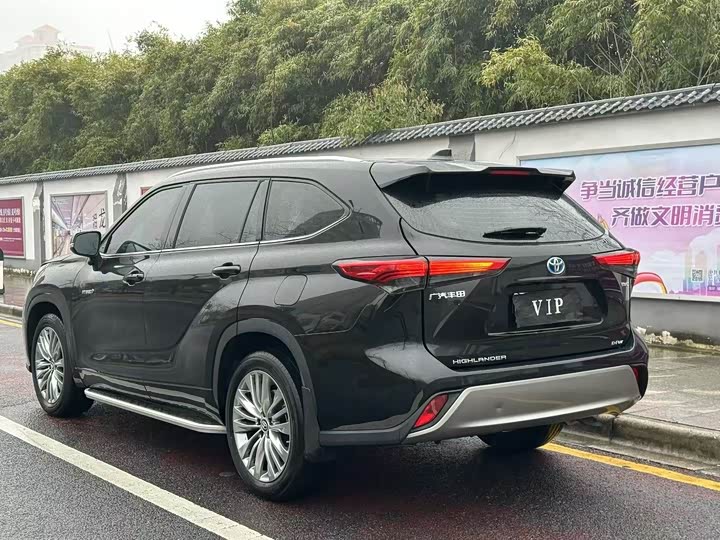 Фото 9 - Toyota Highlander