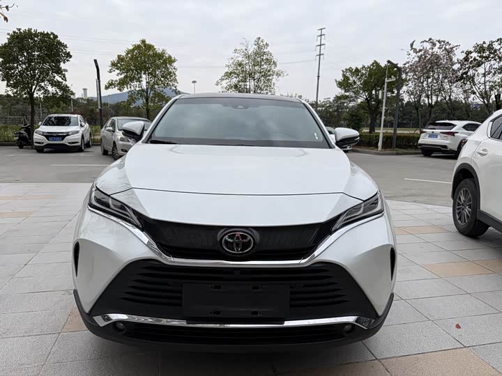 Фото 2 - Toyota Harrier