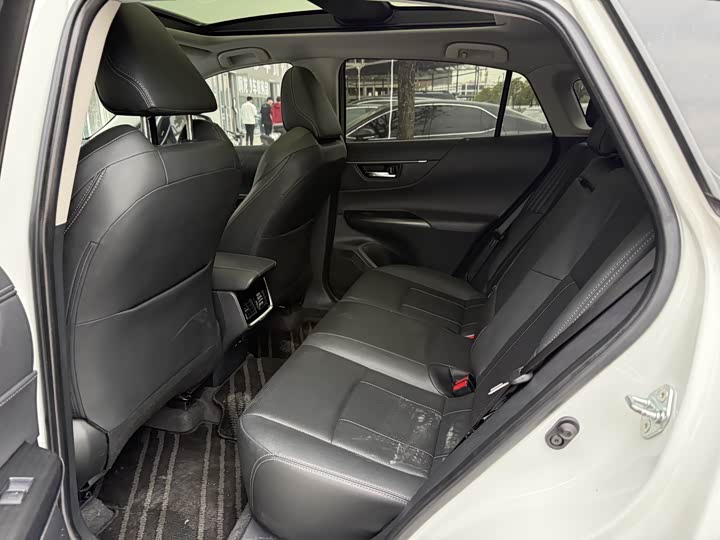 Фото 8 - Toyota Harrier