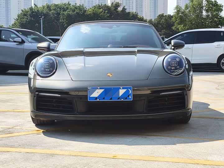 Photo 2 - Porsche 911