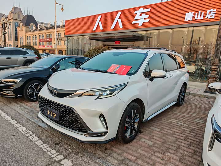 Фото 1 - Toyota Granvia