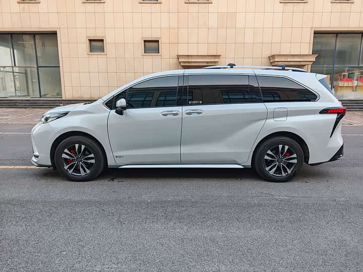 Фото 6 - Toyota Granvia