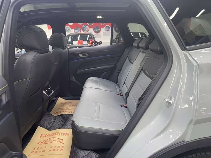 Photo 6 - Ford Equator Sport Hybrid