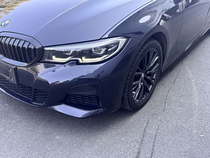 Photo 4 - BMW 3 Series