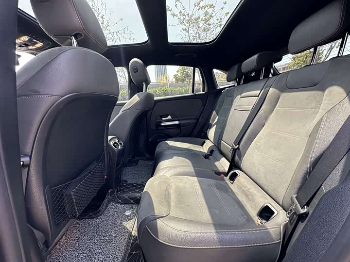 Photo 6 - Mercedes-Benz EQA