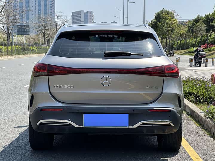 Photo 9 - Mercedes-Benz EQA