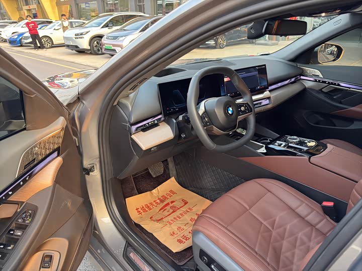 Фото 6 - BMW 5 Series