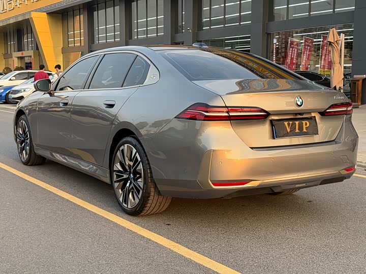 Фото 7 - BMW 5 Series