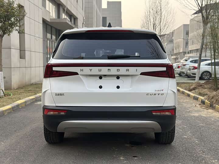 Фото 5 - Hyundai Custo
