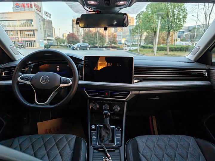 Фото 4 - Volkswagen Sagitar L