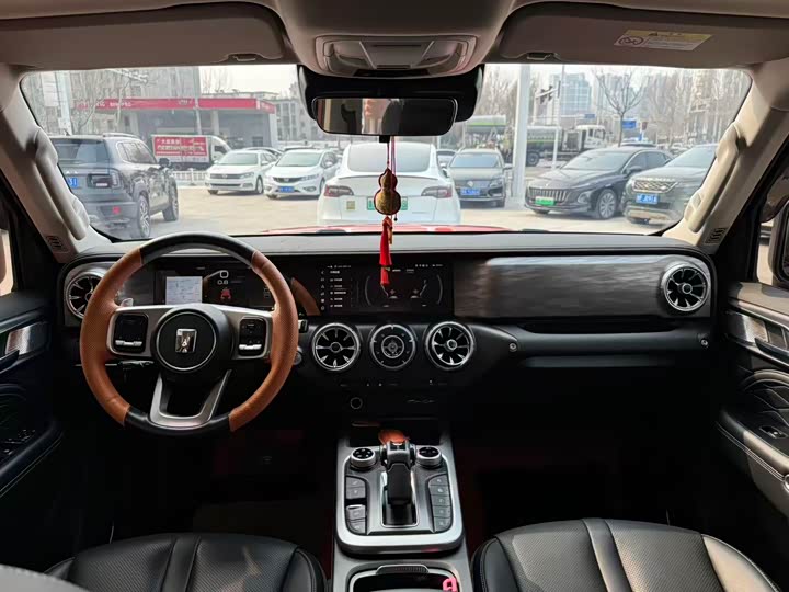 Фото 6 - Tank 300