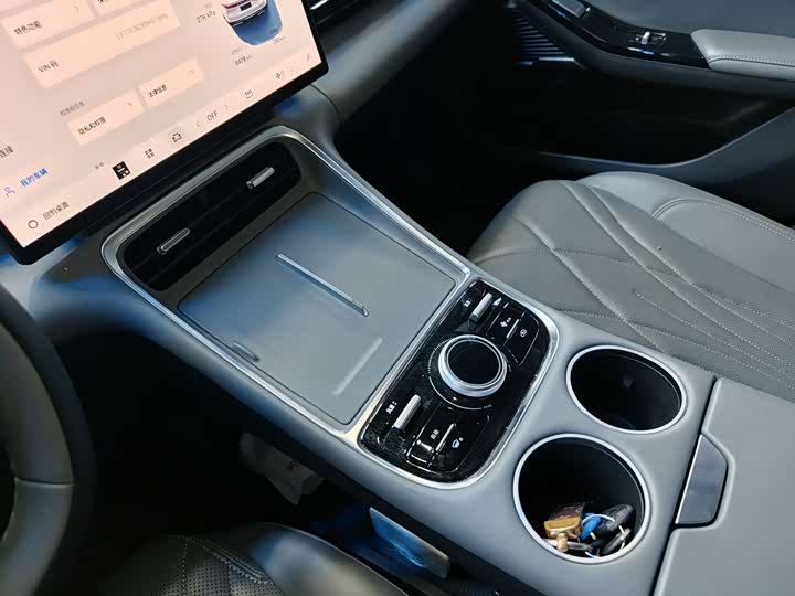Фото 8 - Geely Galaxy L6
