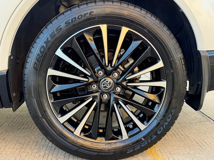 Фото 9 - Toyota Venza