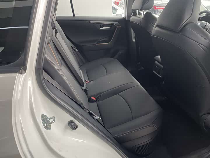 Фото 6 - Toyota Wildlander