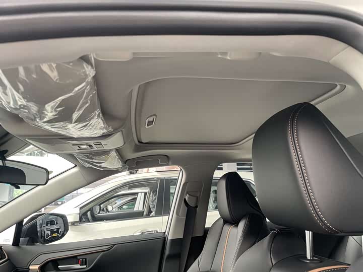 Фото 8 - Toyota Wildlander