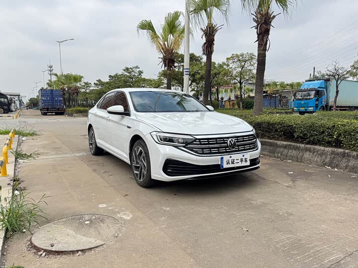 Фото 3 - Volkswagen Sagitar L