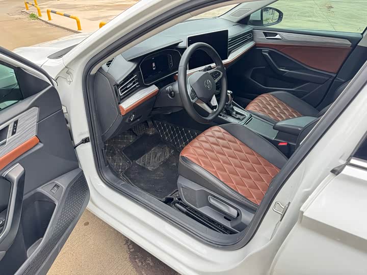 Фото 8 - Volkswagen Sagitar L