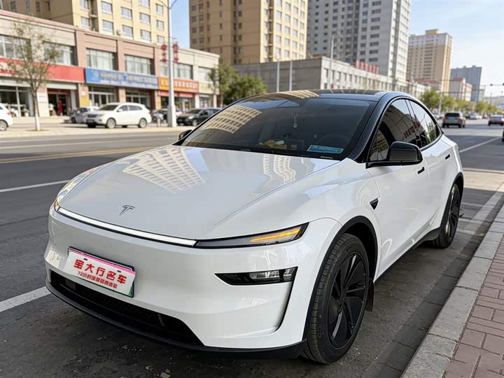 Photo 1 - Tesla Model Y